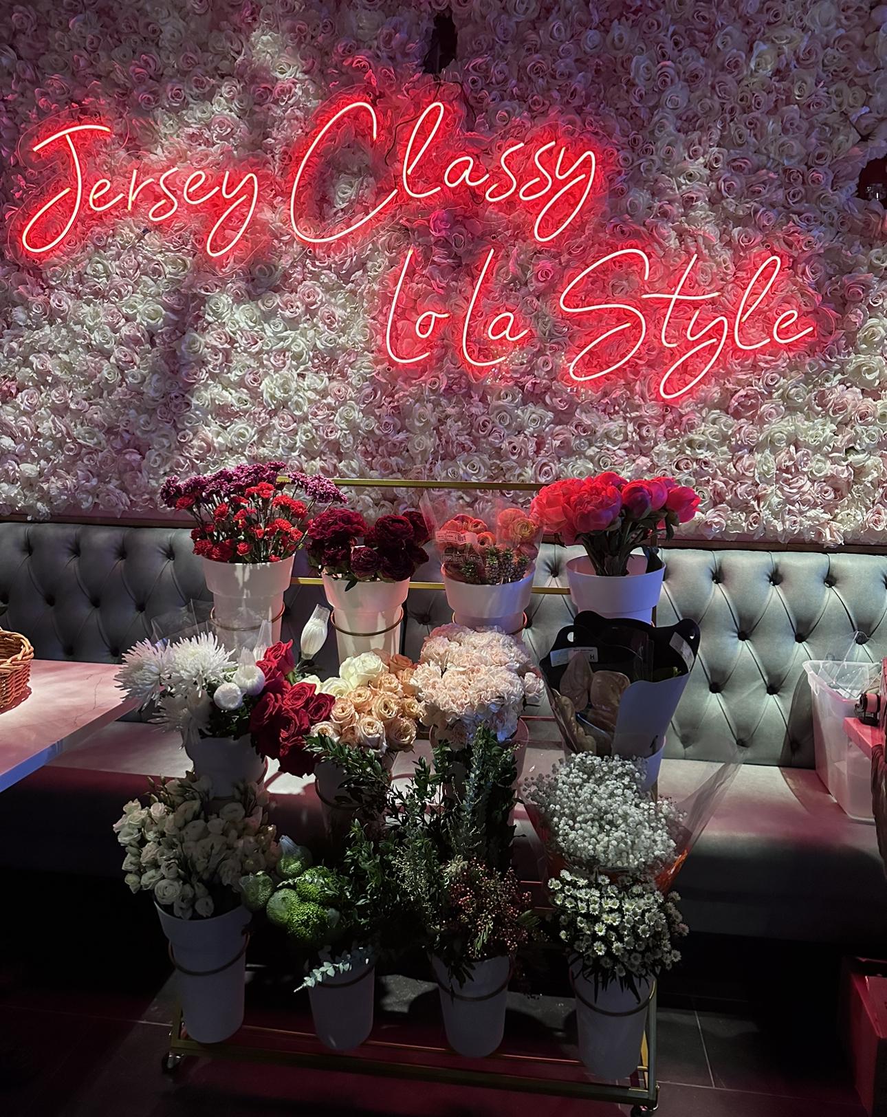 Booze and Blooms workshop participants